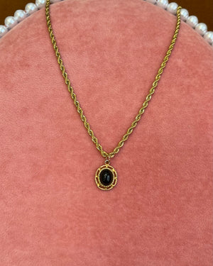 Black Oval Gold Necklace Black Oval Gold Necklace