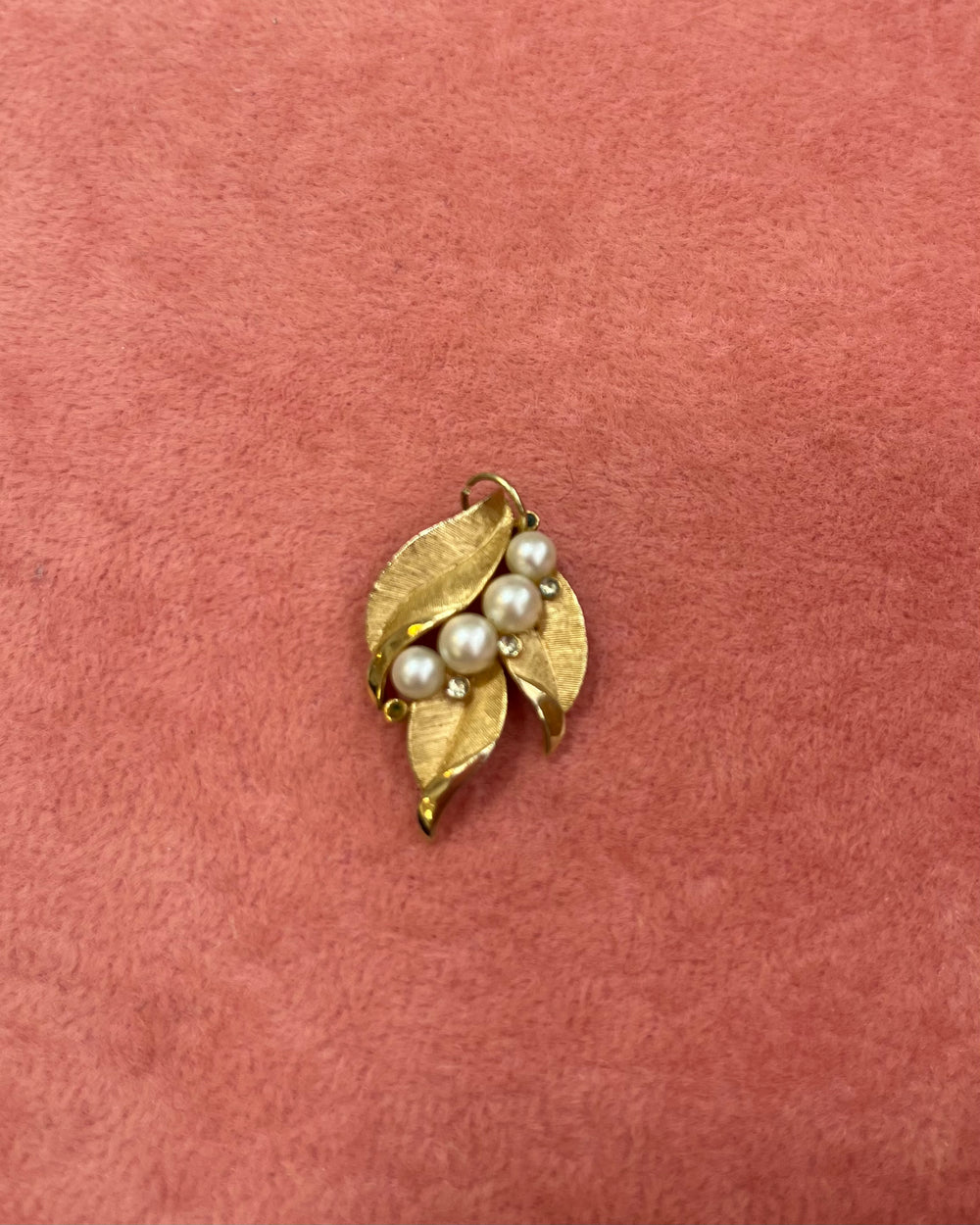 Pearls Gold Leaves Charm
