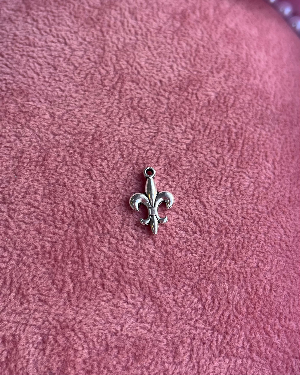 Small Fleur-de-lis Charm