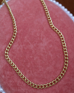 Medium Gold Curb Chain Medium Gold Curb Chain