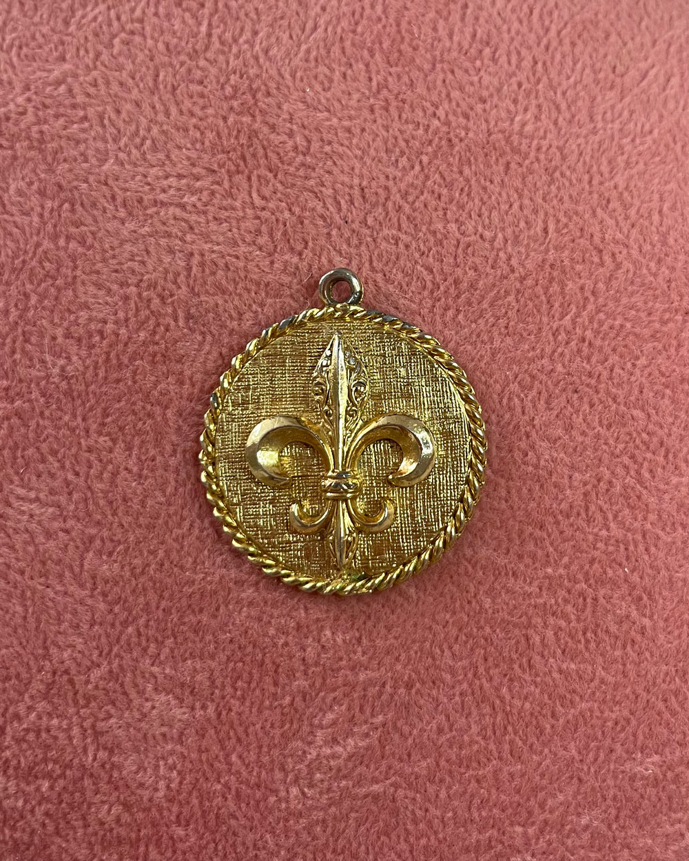 Fleur-de-lis Gold Circle Charm