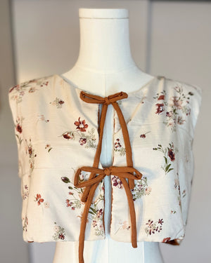 HAND-SEWN VINTAGE FLORAL CROPPED VEST WITH BOWS HAND-SEWN VINTAGE FLORAL CROPPED VEST WITH BOWS