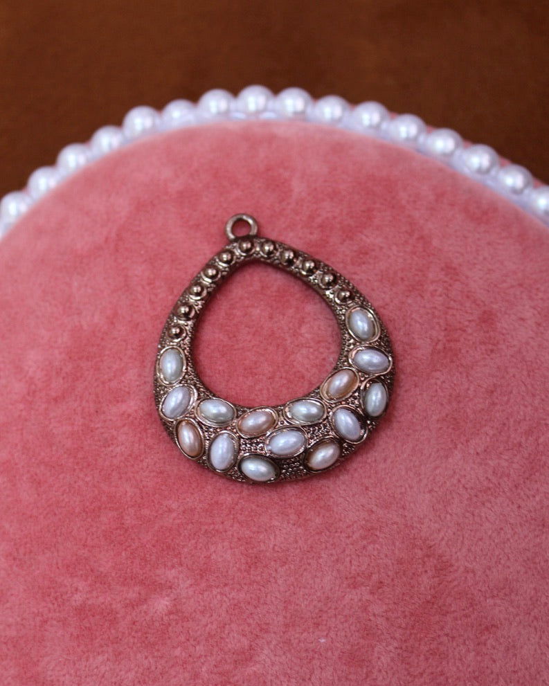 Oval Rose Gold Pearls Charm