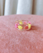 Load image into Gallery viewer, FLOWER SMILEY FACE RESIN RING - The Lovely Sun
