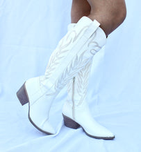 Load image into Gallery viewer, SAMARA COWGIRL BOOTS - The Lovely Sun
