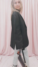 Load and play video in Gallery viewer, LONDON BOYFRIEND BLAZER
